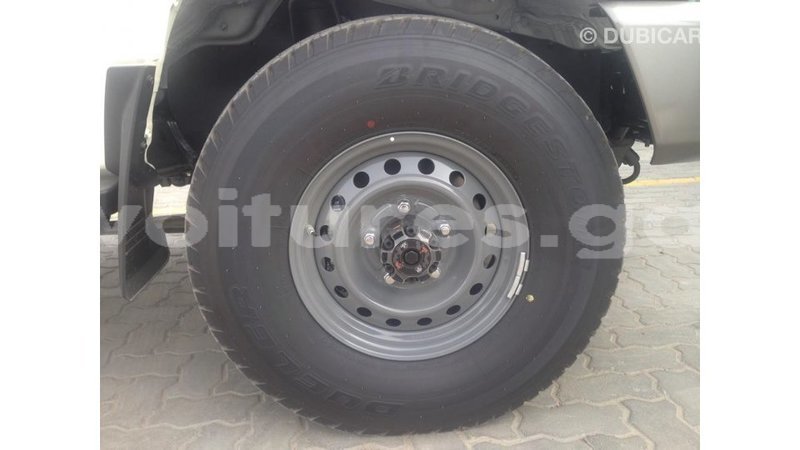 Big with watermark toyota land cruiser estuary import dubai 6821