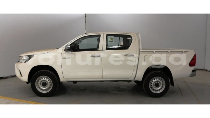 Big with watermark toyota hilux estuary import dubai 6822