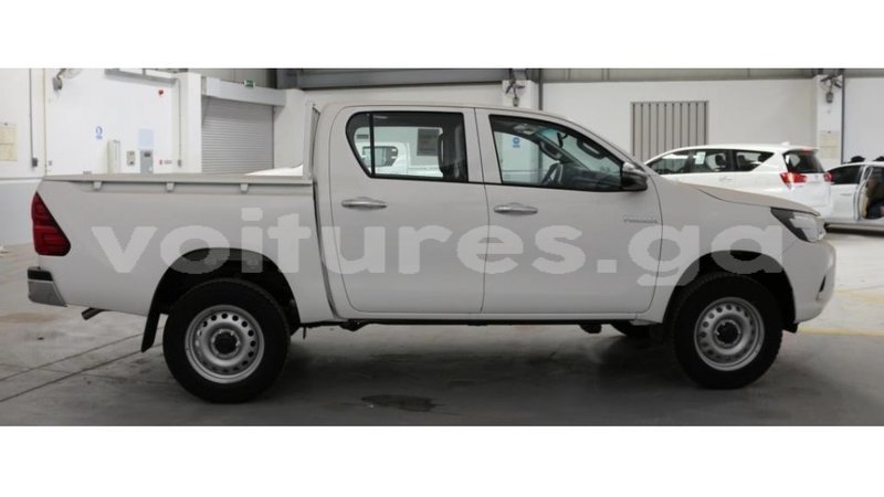 Big with watermark toyota hilux estuary import dubai 6822