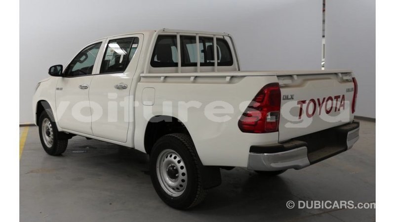 Big with watermark toyota hilux estuary import dubai 6822