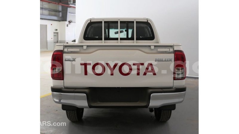 Big with watermark toyota hilux estuary import dubai 6822