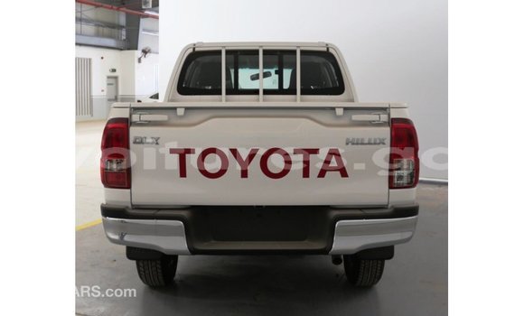 Acheter Import Voiture Toyota Hilux Blanc à Import - Dubai, Estuaire Acheter Import Voiture Toyota Hilux Blanc à Import - Dubai, Estuaire