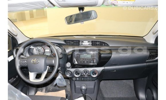 Acheter Import Voiture Toyota Hilux Blanc à Import - Dubai, Estuaire Acheter Import Voiture Toyota Hilux Blanc à Import - Dubai, Estuaire