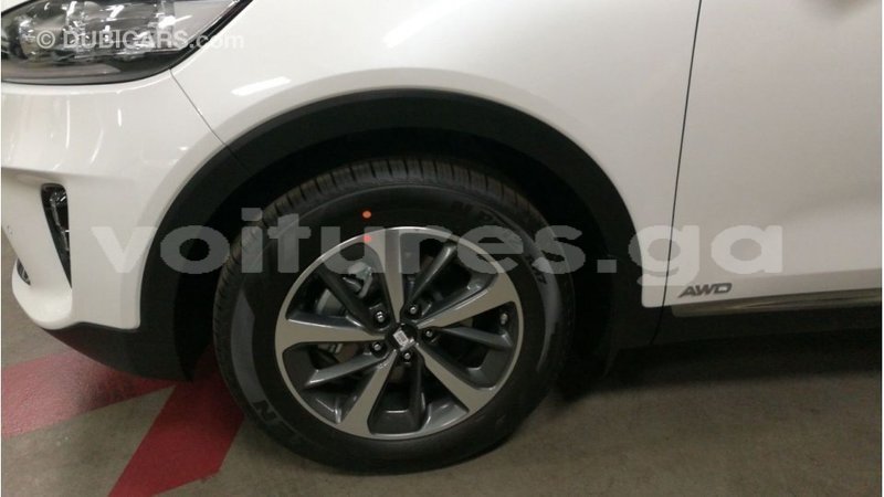 Big with watermark kia sorento estuary import dubai 6823