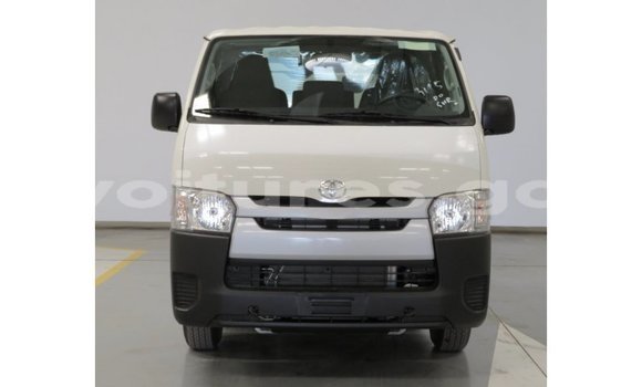 Acheter Import Voiture Toyota Hiace Blanc à Import - Dubai, Estuaire Acheter Import Voiture Toyota Hiace Blanc à Import - Dubai, Estuaire