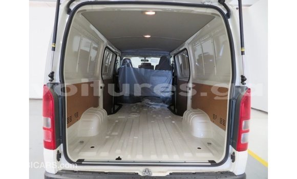 Acheter Import Voiture Toyota Hiace Blanc à Import - Dubai, Estuaire Acheter Import Voiture Toyota Hiace Blanc à Import - Dubai, Estuaire