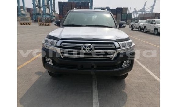 Acheter Import Voiture Toyota Land Cruiser Noir à Import - Dubai, Estuaire Acheter Import Voiture Toyota Land Cruiser Noir à Import - Dubai, Estuaire