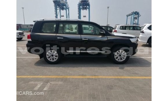 Acheter Import Voiture Toyota Land Cruiser Noir à Import - Dubai, Estuaire Acheter Import Voiture Toyota Land Cruiser Noir à Import - Dubai, Estuaire