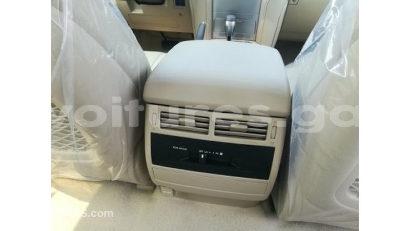 Big with watermark toyota land cruiser estuary import dubai 6825