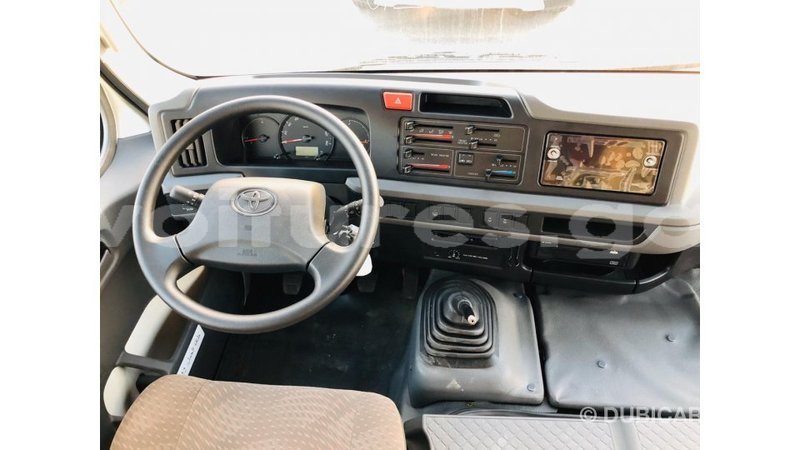 Big with watermark toyota coaster estuary import dubai 6826