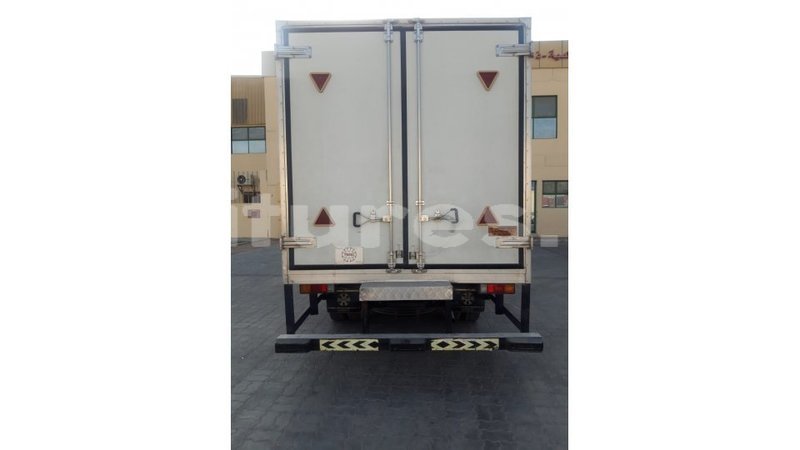 Big with watermark mitsubishi i estuary import dubai 6827