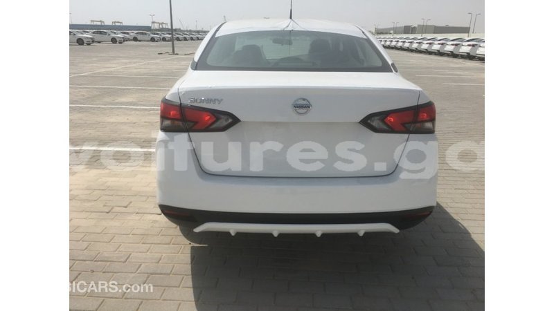 Big with watermark nissan sunny estuary import dubai 6829