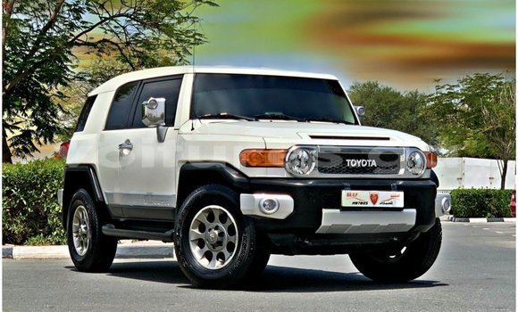 Sayi Imported Toyota FJ Cruiser White Mota in Import - Dubai a estuary Sayi Imported Toyota FJ Cruiser White Mota in Import - Dubai a estuary