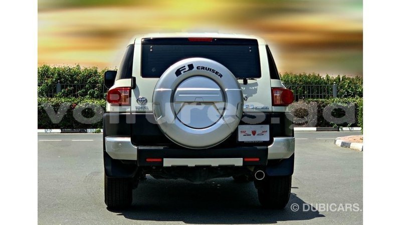 Big with watermark toyota fj cruiser estuary import dubai 6830