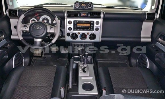 Acheter Import Voiture Toyota FJ Cruiser Blanc à Import - Dubai, Estuaire Acheter Import Voiture Toyota FJ Cruiser Blanc à Import - Dubai, Estuaire