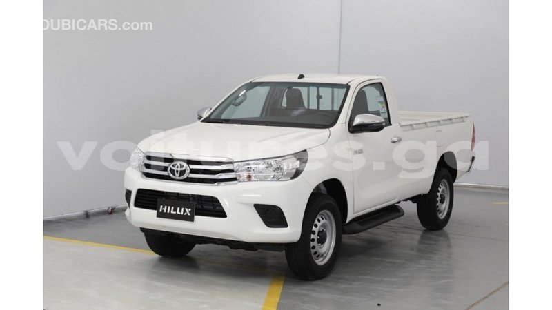 Big with watermark toyota hilux estuary import dubai 6831