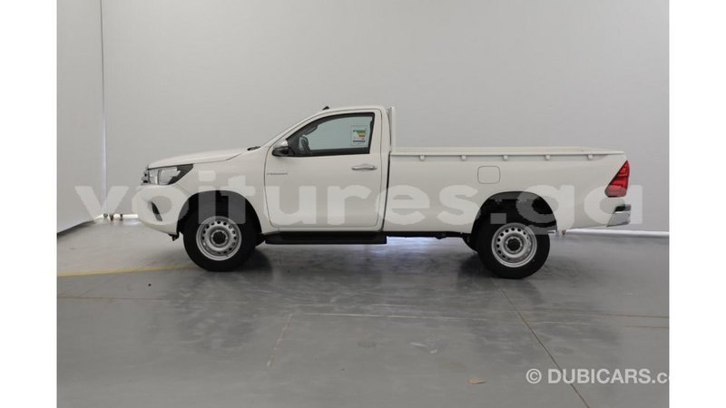 Big with watermark toyota hilux estuary import dubai 6831