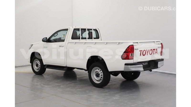 Big with watermark toyota hilux estuary import dubai 6831