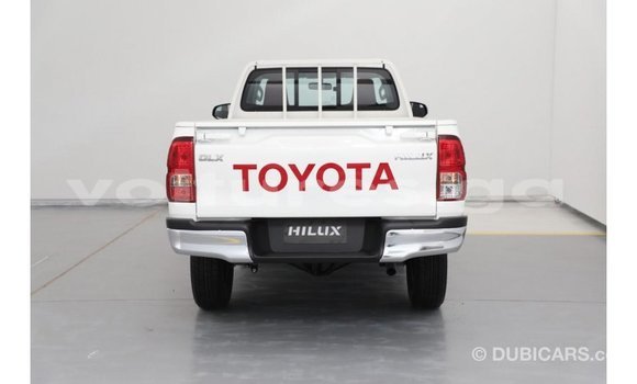 Acheter Import Voiture Toyota Hilux Blanc à Import - Dubai, Estuaire Acheter Import Voiture Toyota Hilux Blanc à Import - Dubai, Estuaire
