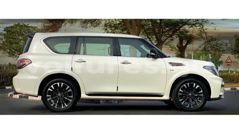 Big with watermark nissan patrol estuary import dubai 6834