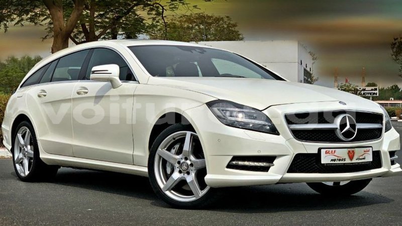 Big with watermark mercedes benz 190 estuary import dubai 6835