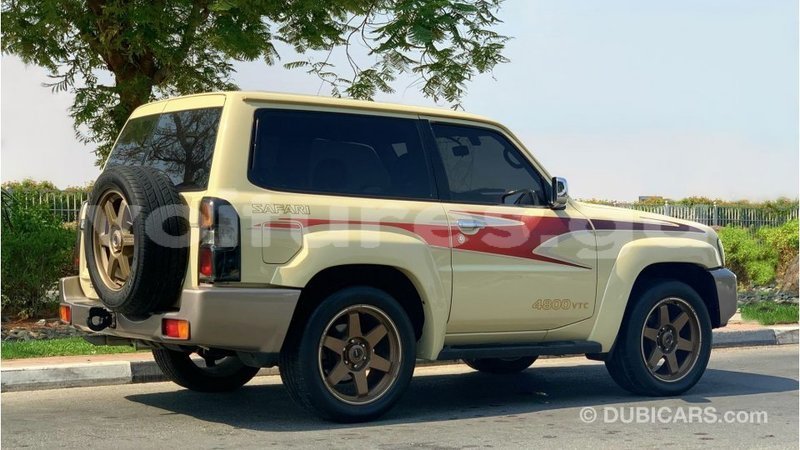 Big with watermark nissan safari estuary import dubai 6847