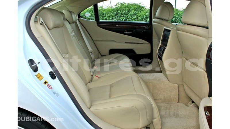 Big with watermark lexus ls estuary import dubai 6849