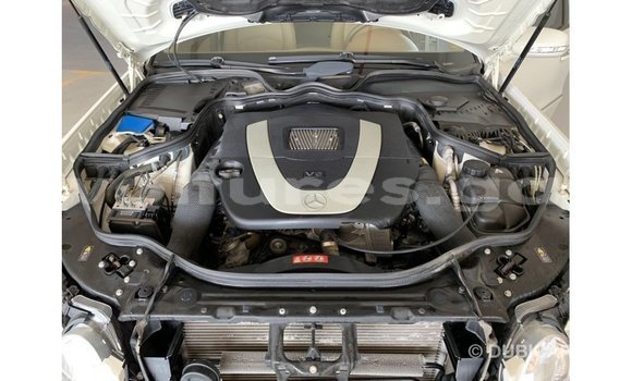 Acheter Import Voiture Mercedes-Benz 200 Blanc à Import - Dubai, Estuaire Acheter Import Voiture Mercedes-Benz 200 Blanc à Import - Dubai, Estuaire