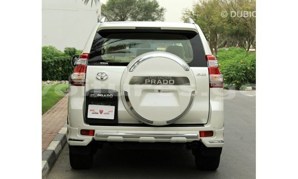 Acheter Import Voiture Toyota Prado Blanc à Import - Dubai, Estuaire Acheter Import Voiture Toyota Prado Blanc à Import - Dubai, Estuaire