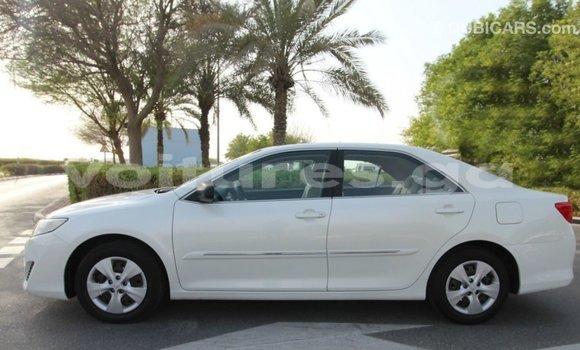 Acheter Import Voiture Toyota Camry Blanc à Import - Dubai, Estuaire Acheter Import Voiture Toyota Camry Blanc à Import - Dubai, Estuaire