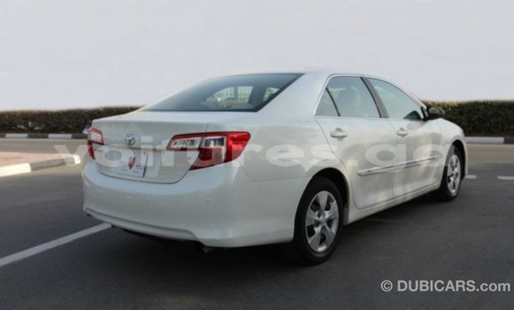 Acheter Import Voiture Toyota Camry Blanc à Import - Dubai, Estuaire Acheter Import Voiture Toyota Camry Blanc à Import - Dubai, Estuaire