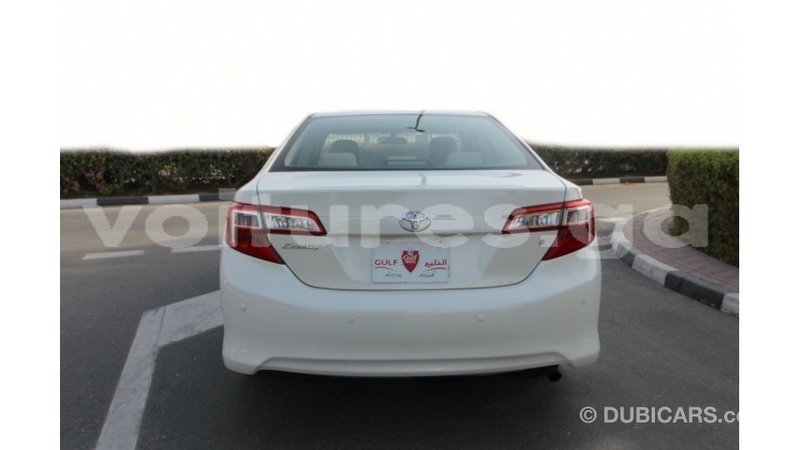 Big with watermark toyota camry estuary import dubai 6855