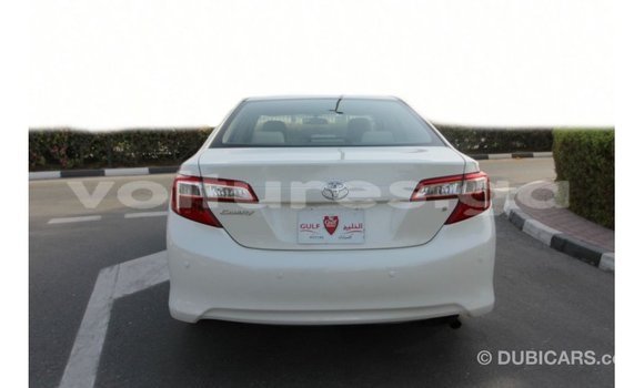 Acheter Import Voiture Toyota Camry Blanc à Import - Dubai, Estuaire Acheter Import Voiture Toyota Camry Blanc à Import - Dubai, Estuaire