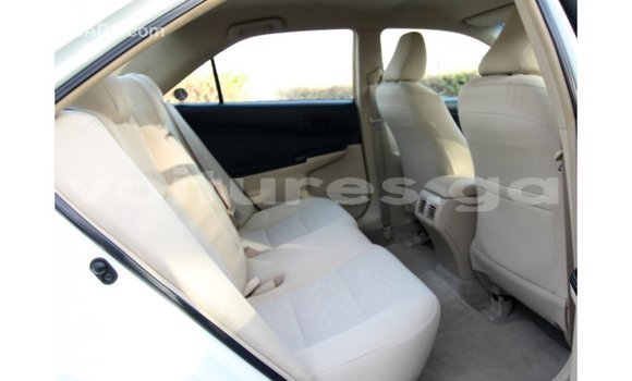 Acheter Import Voiture Toyota Camry Blanc à Import - Dubai, Estuaire Acheter Import Voiture Toyota Camry Blanc à Import - Dubai, Estuaire