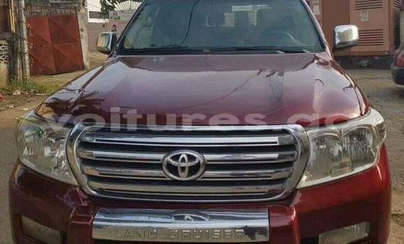 Acheter Occasion Voiture Toyota Land Cruiser Rouge à Libreville, Estuaire Acheter Occasion Voiture Toyota Land Cruiser Rouge à Libreville, Estuaire
