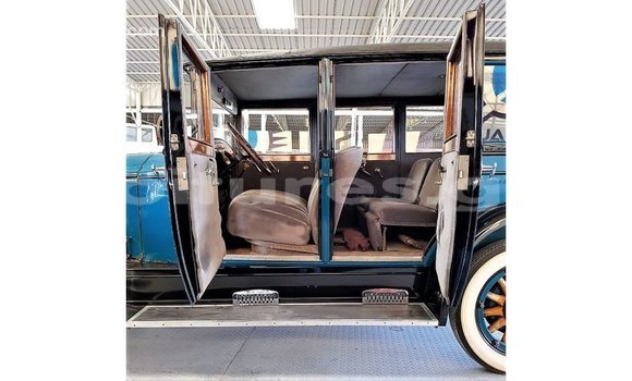 Acheter Import Voiture Buick Electra Bleu à Import - Dubai, Estuaire Acheter Import Voiture Buick Electra Bleu à Import - Dubai, Estuaire