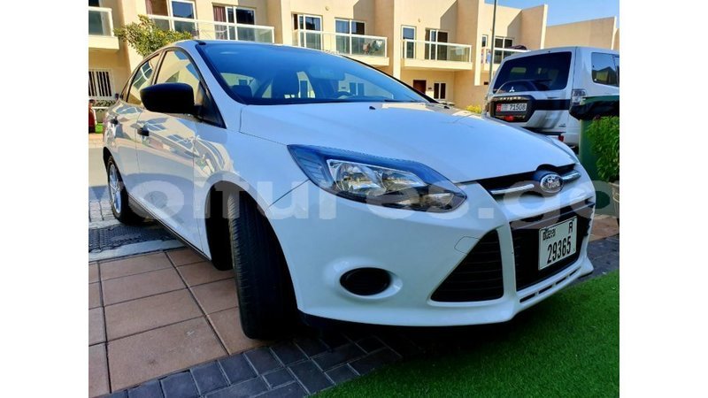 Big with watermark ford focus estuary import dubai 6860