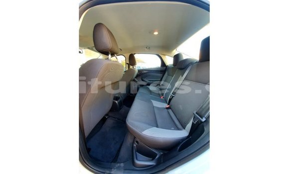 Acheter Import Voiture Ford Focus Blanc à Import - Dubai, Estuaire Acheter Import Voiture Ford Focus Blanc à Import - Dubai, Estuaire
