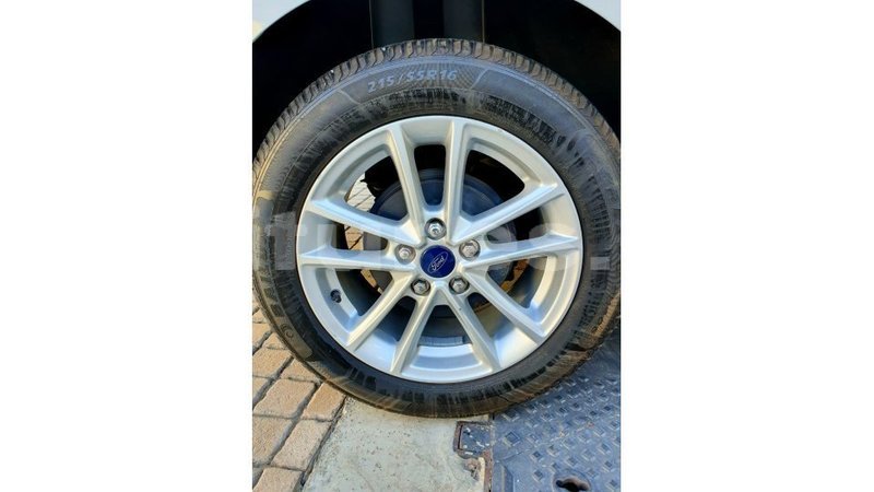 Big with watermark ford focus estuary import dubai 6860