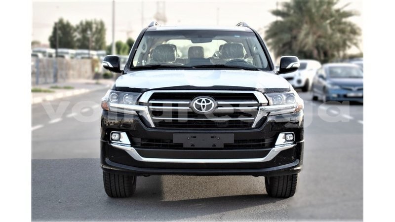 Big with watermark toyota land cruiser estuary import dubai 6865