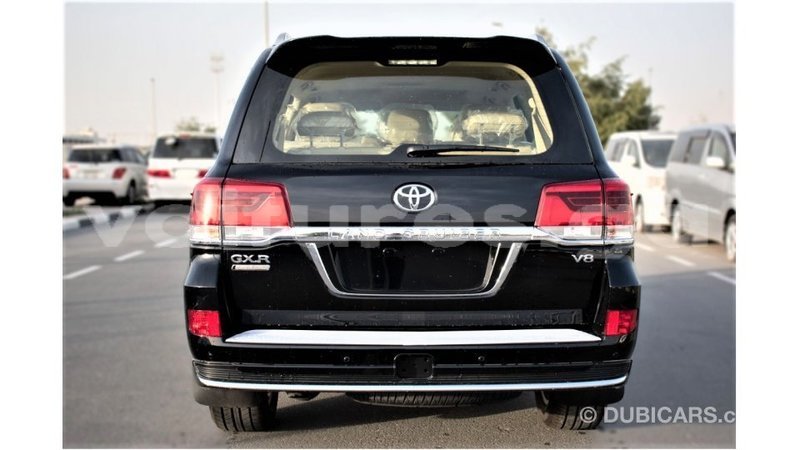 Big with watermark toyota land cruiser estuary import dubai 6865