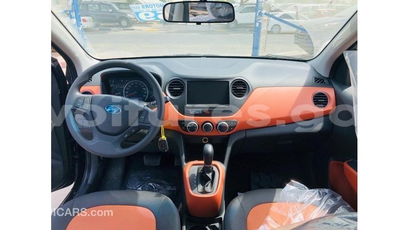 Big with watermark hyundai i10 estuary import dubai 6866