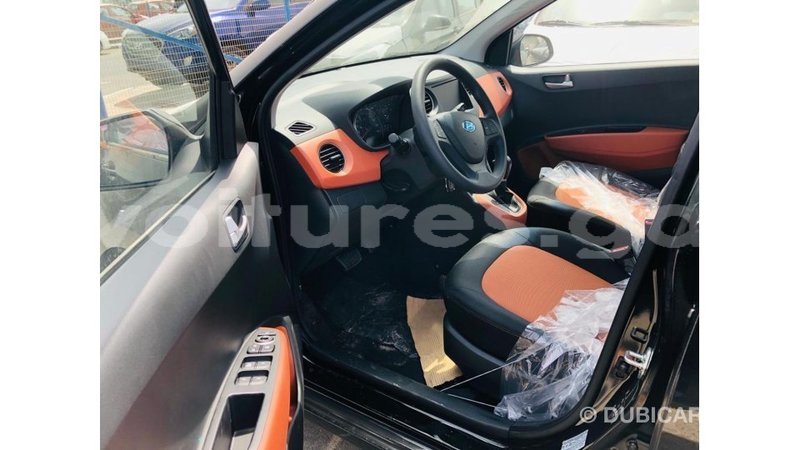 Big with watermark hyundai i10 estuary import dubai 6866