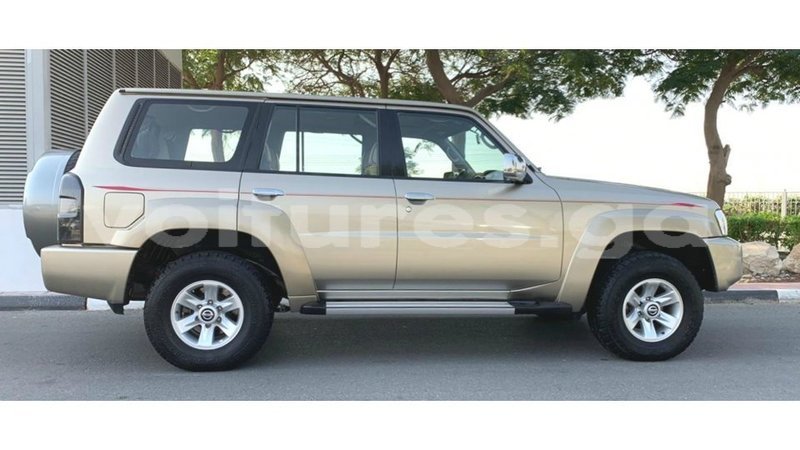 Big with watermark nissan safari estuary import dubai 6871