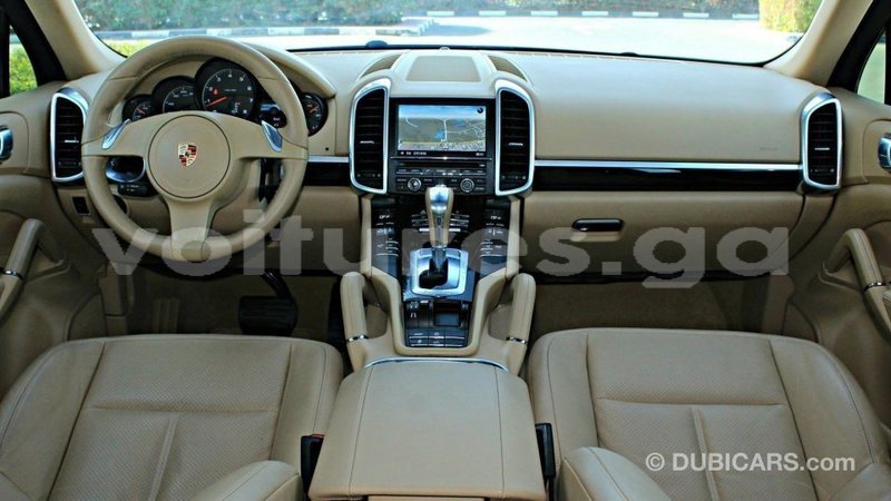 Big with watermark porsche cayenne estuary import dubai 6872