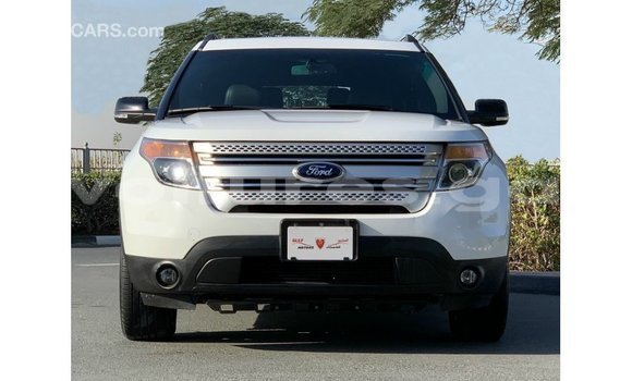 Acheter Import Voiture Ford Explorer Blanc à Import - Dubai, Estuaire Acheter Import Voiture Ford Explorer Blanc à Import - Dubai, Estuaire