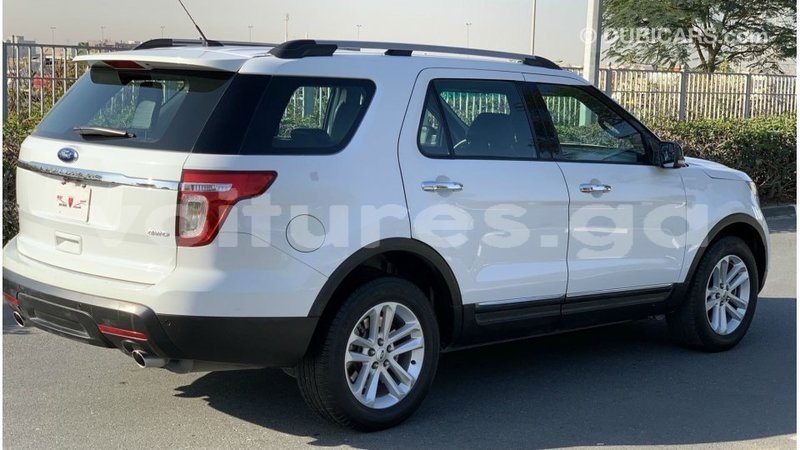 Big with watermark ford explorer estuary import dubai 6875