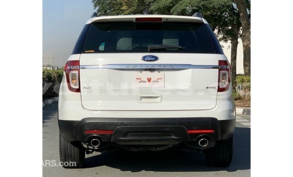 Acheter Import Voiture Ford Explorer Blanc à Import - Dubai, Estuaire Acheter Import Voiture Ford Explorer Blanc à Import - Dubai, Estuaire