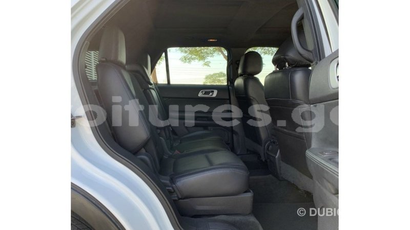 Big with watermark ford explorer estuary import dubai 6875