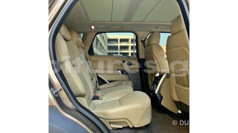 Big with watermark land rover range rover estuary import dubai 6876